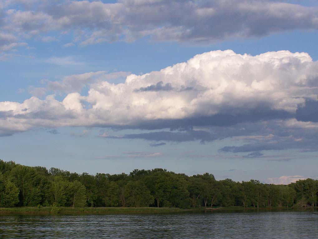 Blue-sky-and-river