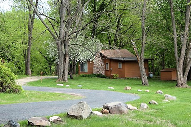 River Cabin – front view