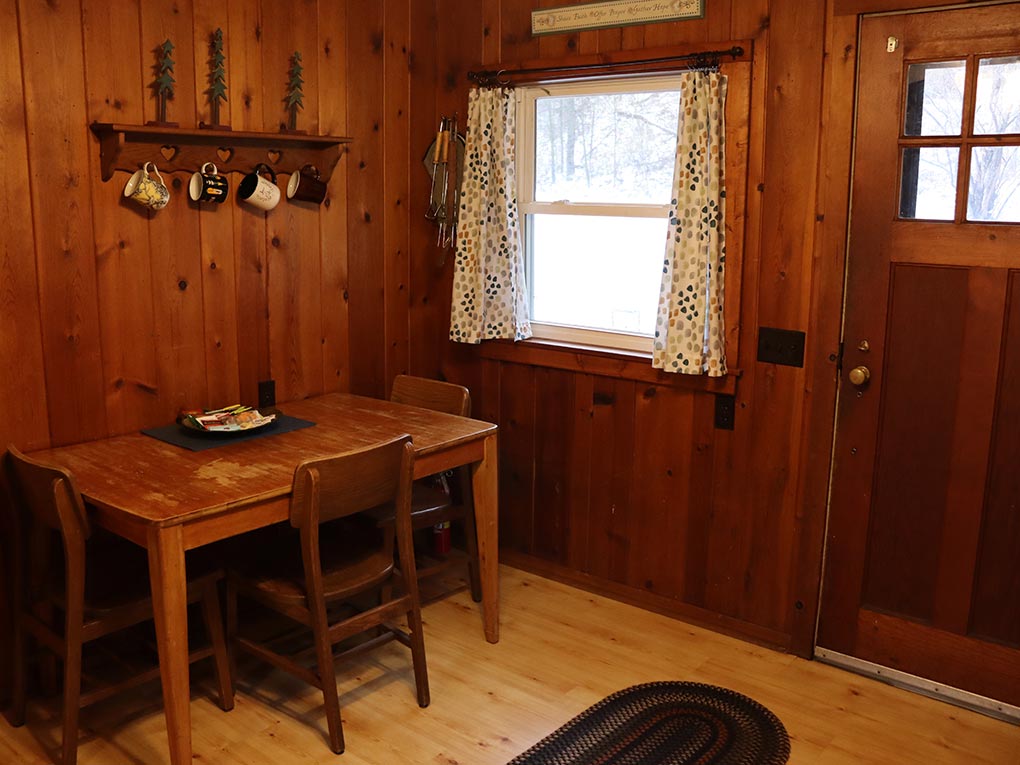 StFrancis-Cottage_Eat-in-Kitchen