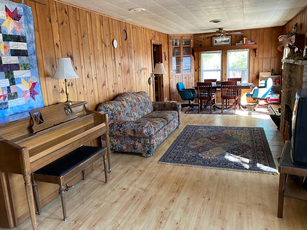 StFrancis-Cottage_Living-Room
